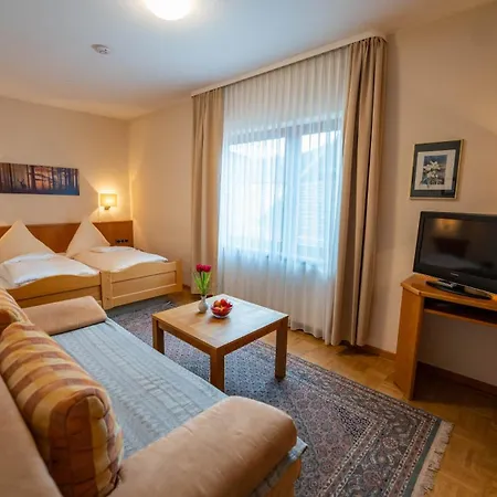 Restaurant St. Germanshof 酒店 Bobenthal