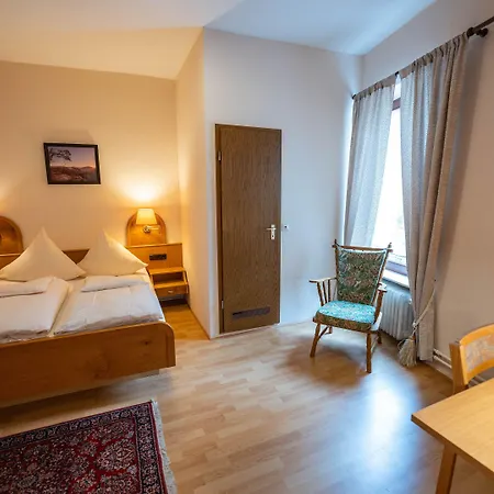 Restaurant St. Germanshof 酒店 Bobenthal