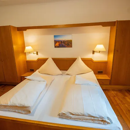 Restaurant St. Germanshof 酒店 Bobenthal